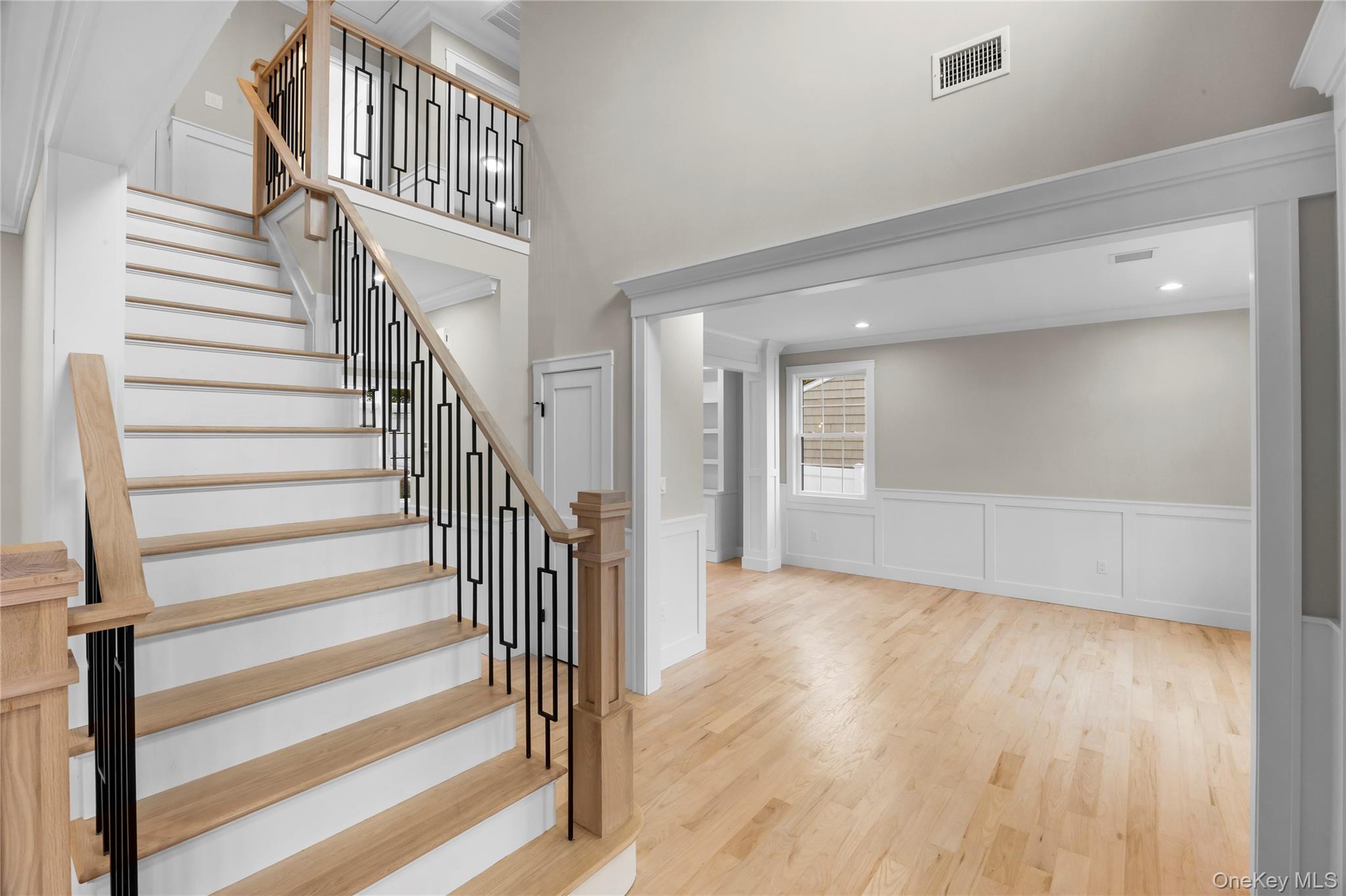21 Devon Road Bethpage, NY 11714 - Photo 5 of 41