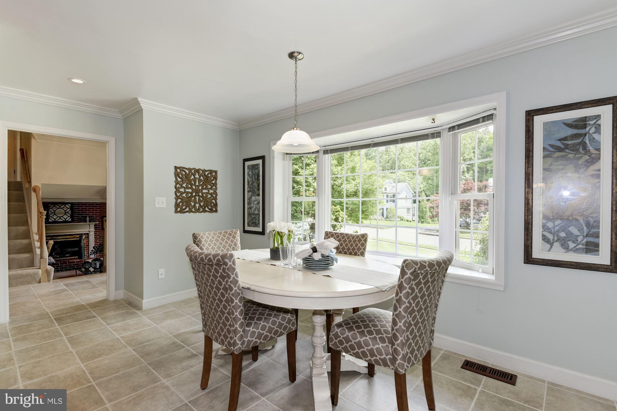 6200 Long Meadow Road McLean, VA 22101 - Photo 4 of 29 Eat-In Kitchen