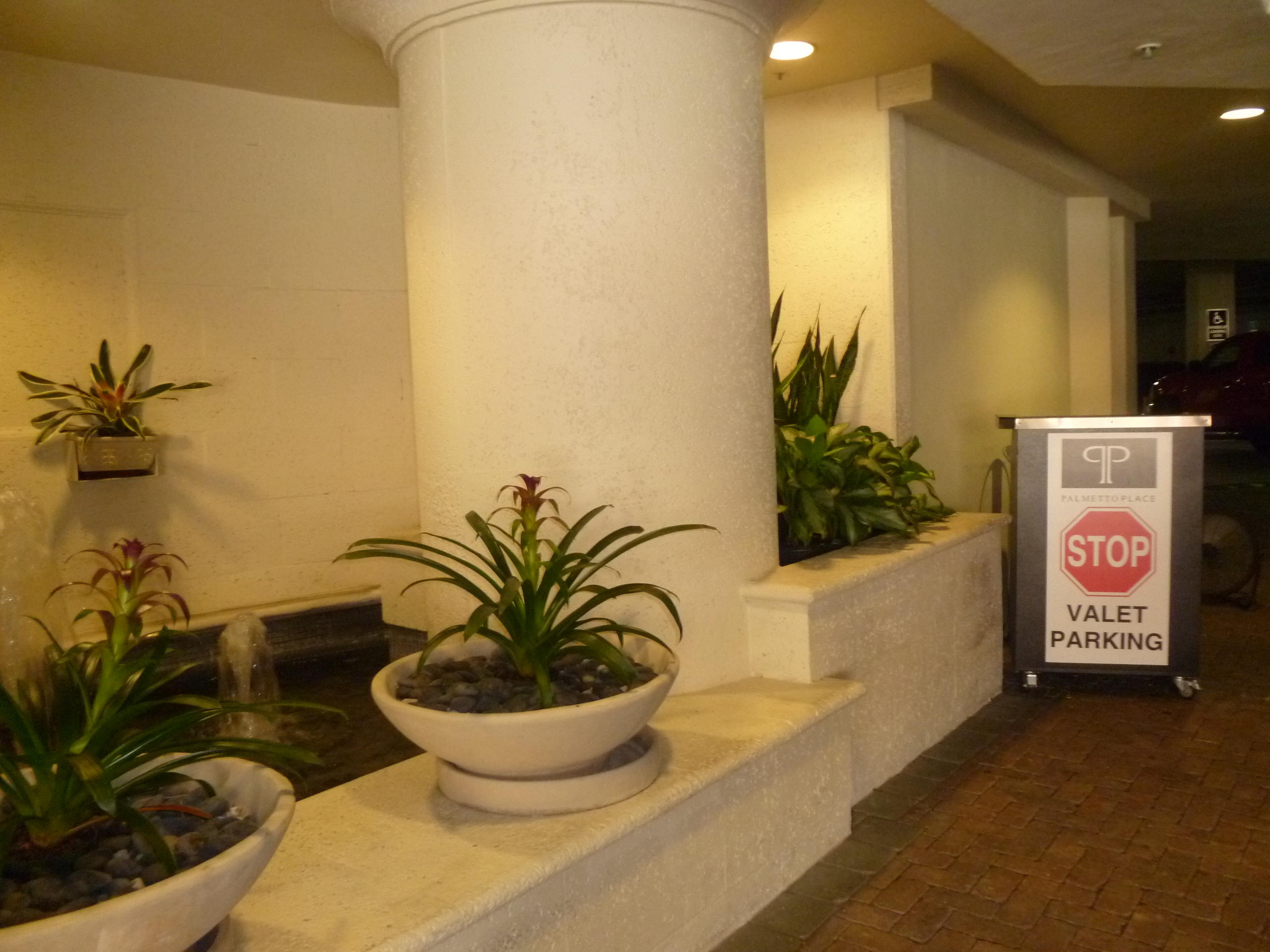 99 Southeast Mizner Boulevard, Unit 712 Boca Raton, FL 33432 - Photo 17 of 35 Valet Parking