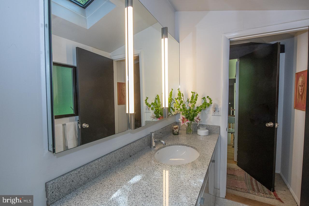318 Sprague Road Narberth, PA 19072 - Photo 27 of 42 Master Bath