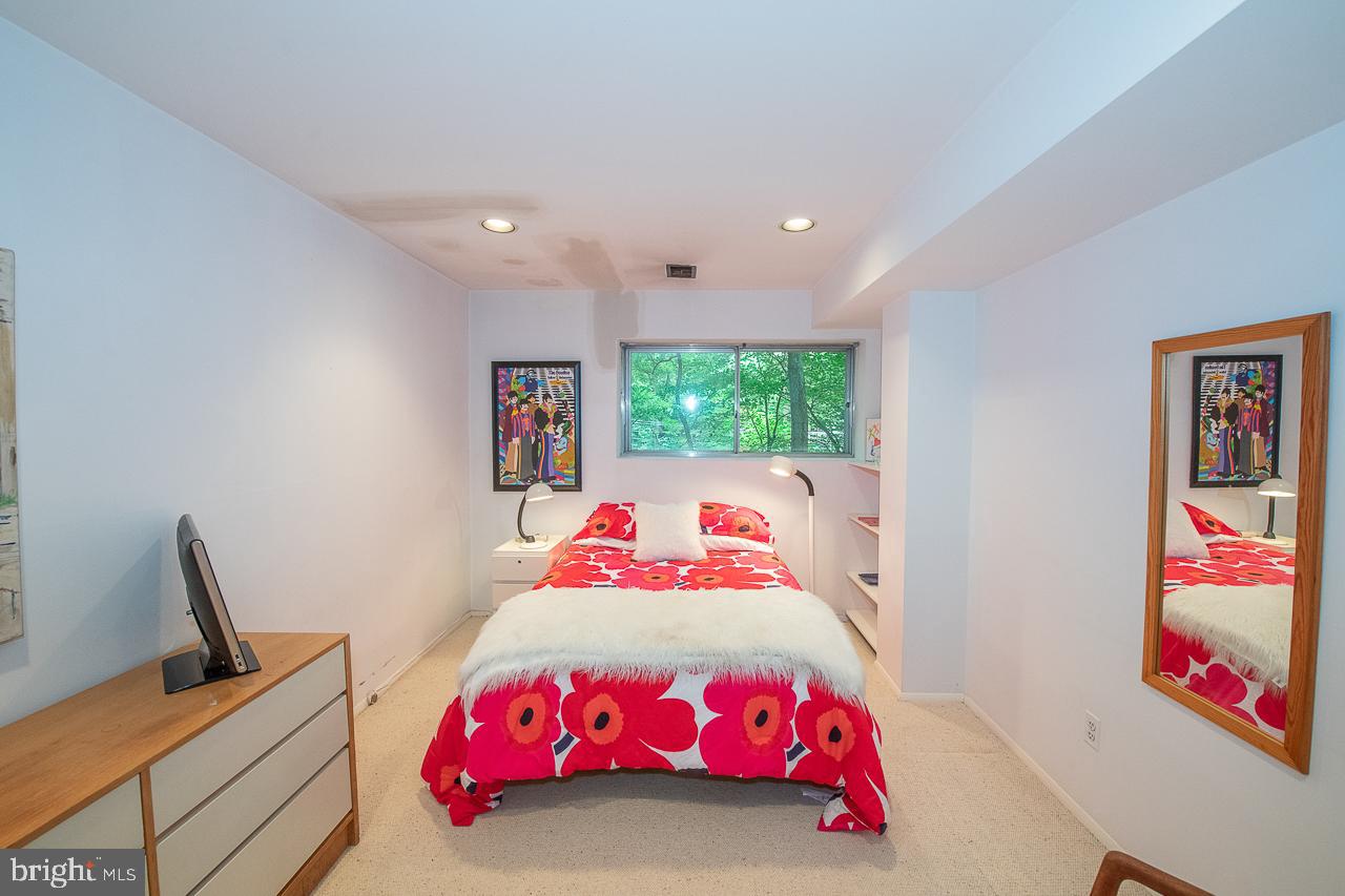 318 Sprague Road Narberth, PA 19072 - Photo 30 of 42 Lower Level Bedroom 1