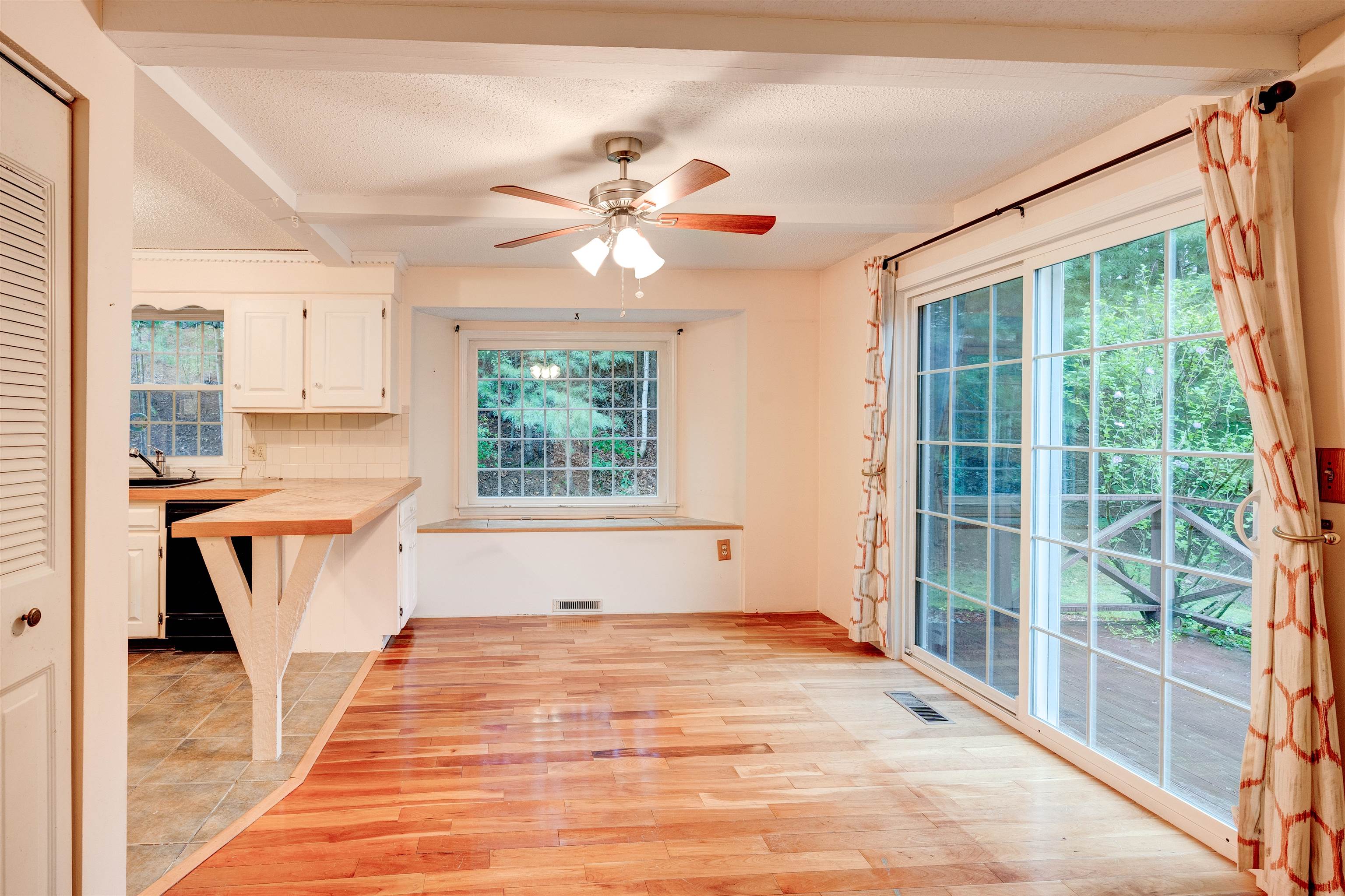 28 Cannongate III Road, Unit 3 Nashua, NH 03063 - Photo 13 of 24 Gallery Image 13