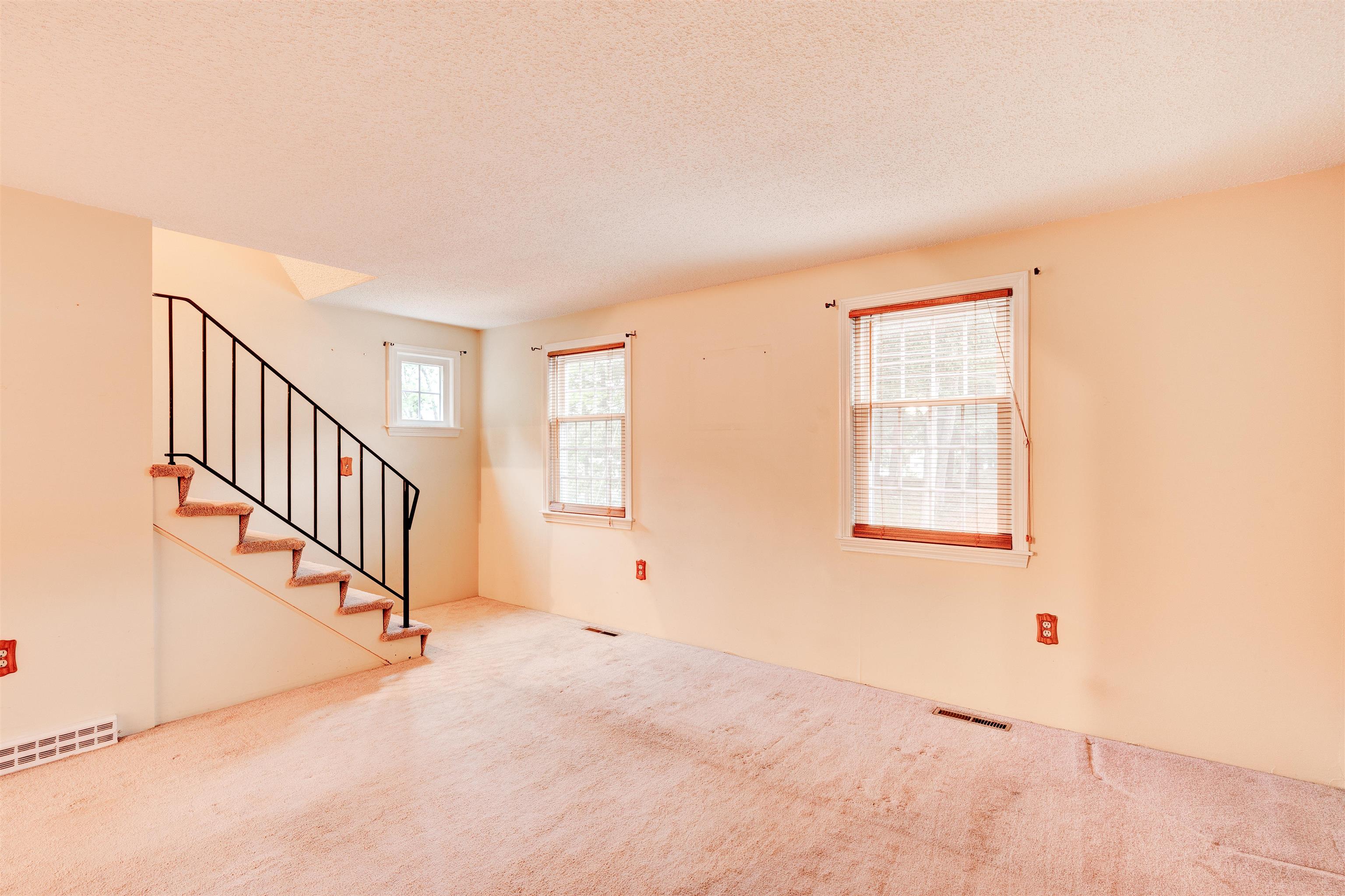 28 Cannongate III Road, Unit 3 Nashua, NH 03063 - Photo 3 of 24 Gallery Image 3