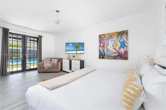 $3,900,000 | 472 Sunset Drive, Hallandale Beach, FL 33009