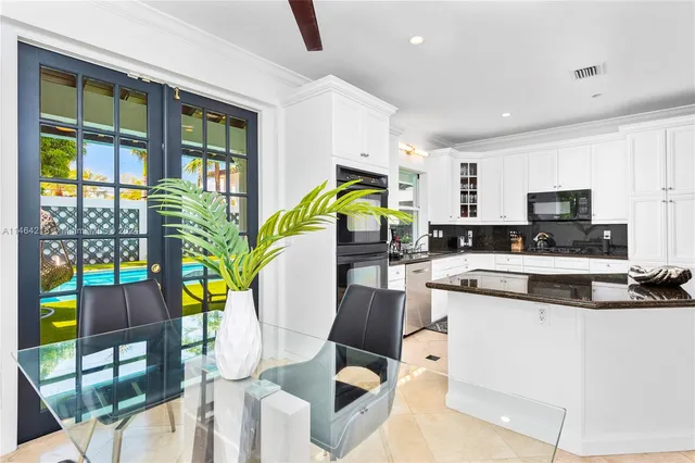 $3,900,000 | 472 Sunset Drive, Hallandale Beach, FL 33009