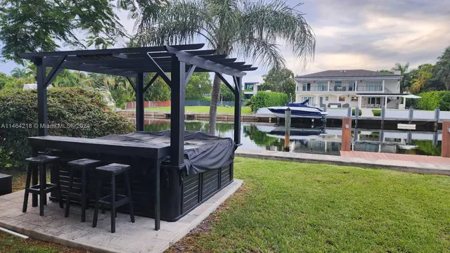 $3,900,000 | 472 Sunset Drive, Hallandale Beach, FL 33009