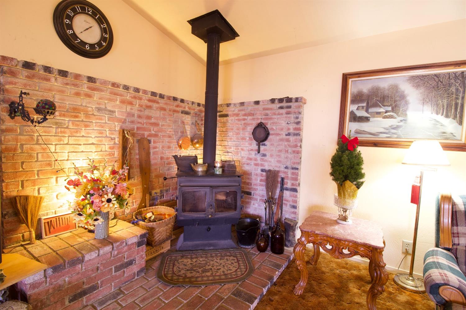 51110 Hogback Road Badger, CA 93603 - Photo 7 of 22 Gallery Image 7