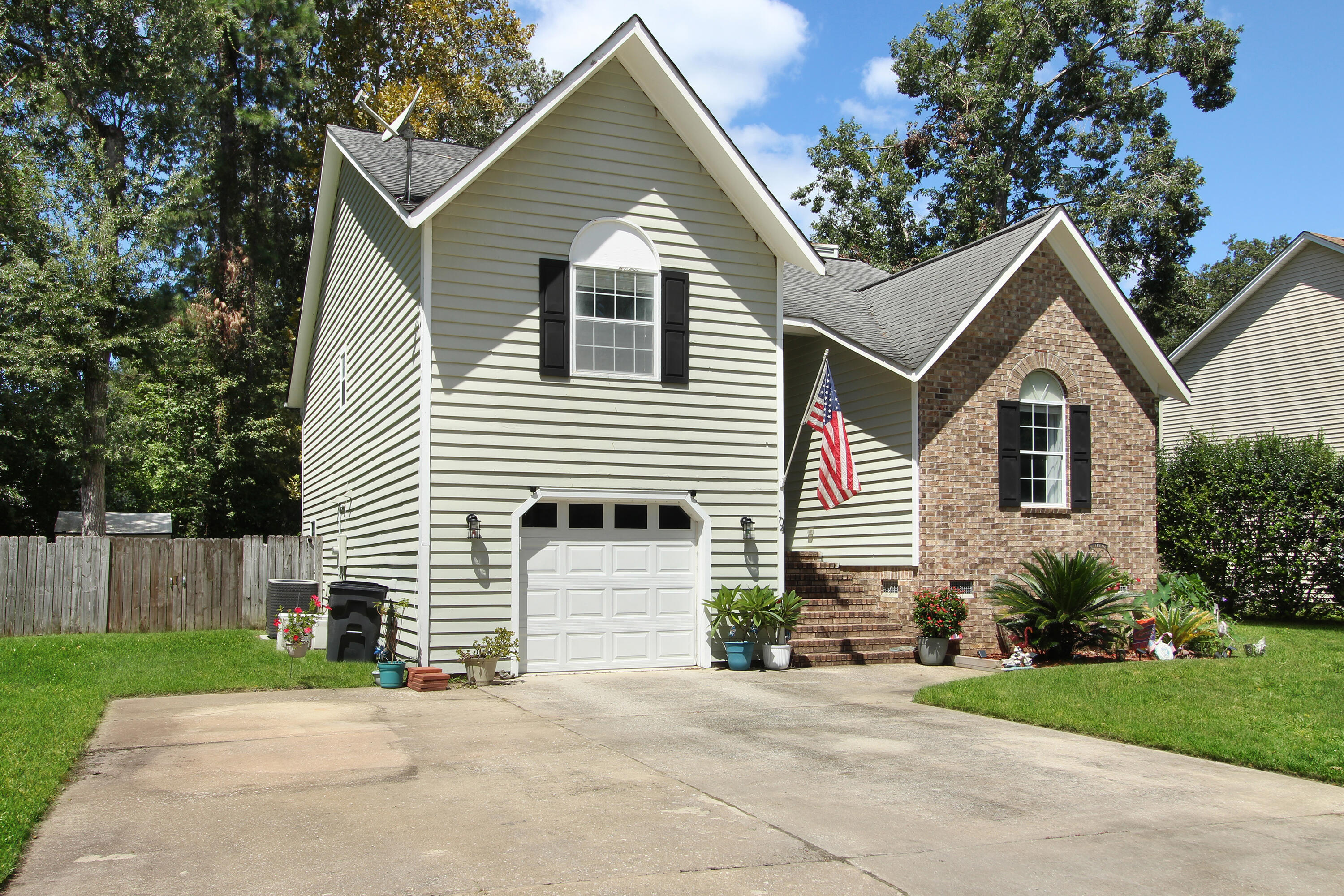 104 Excaliber Place North Charleston, SC 29418 - Photo 5 of 47 3