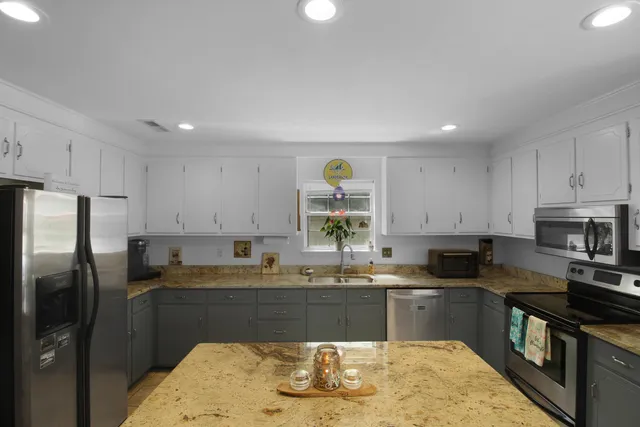 $379,000 | 104 Excaliber Place, North Charleston, SC 29418