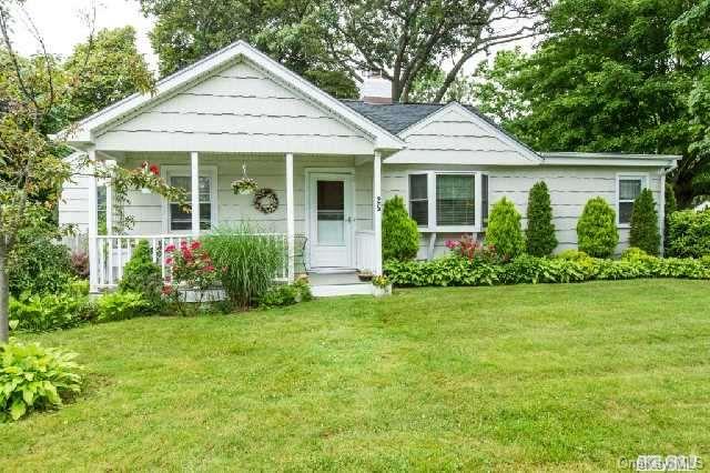 25 South Country Road Bellport, NY 11713 - Photo 1 of 1