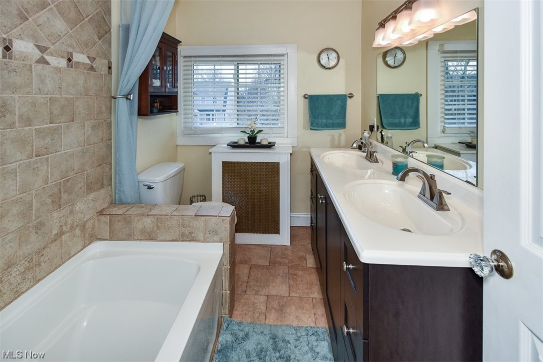 2607 Kingston Road Cleveland, OH 44118 - Photo 23 of 35