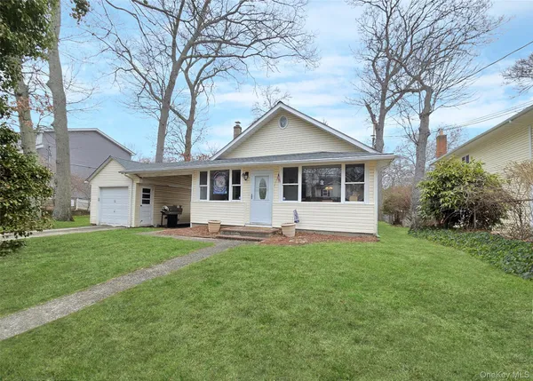 $524,999 | 473 Michigan Street, Ronkonkoma, NY 11779