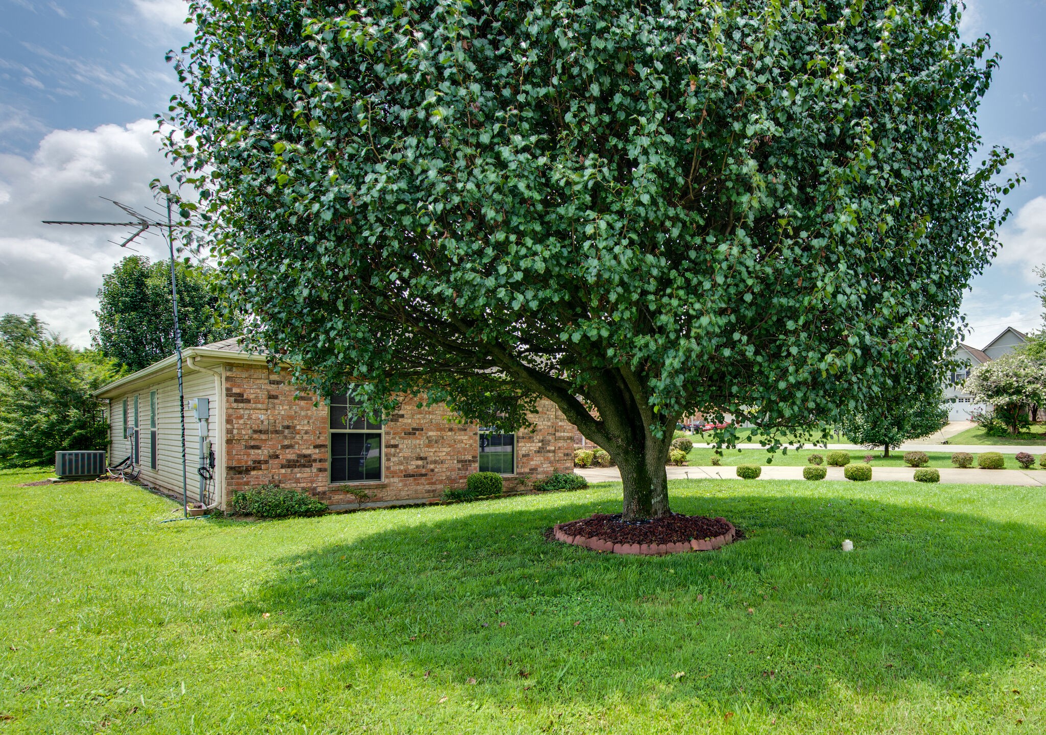 2123 Spring Hill Circle Spring Hill, TN 37174 - Photo 4 of 32