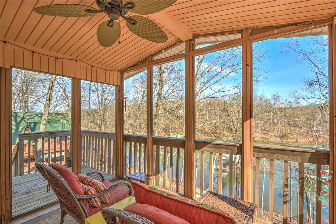 562 Reed Creek Point Hartwell, GA 30643 - Photo 30 of 32