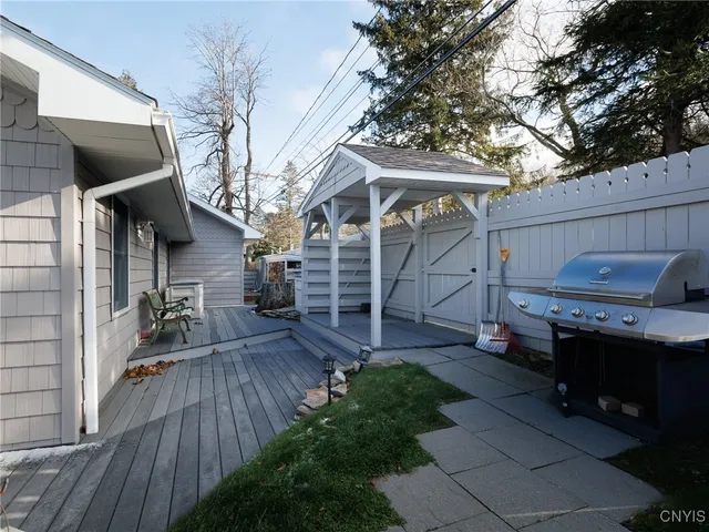 $750,000 | 13843 County Rte 123, Henderson, NY 13651