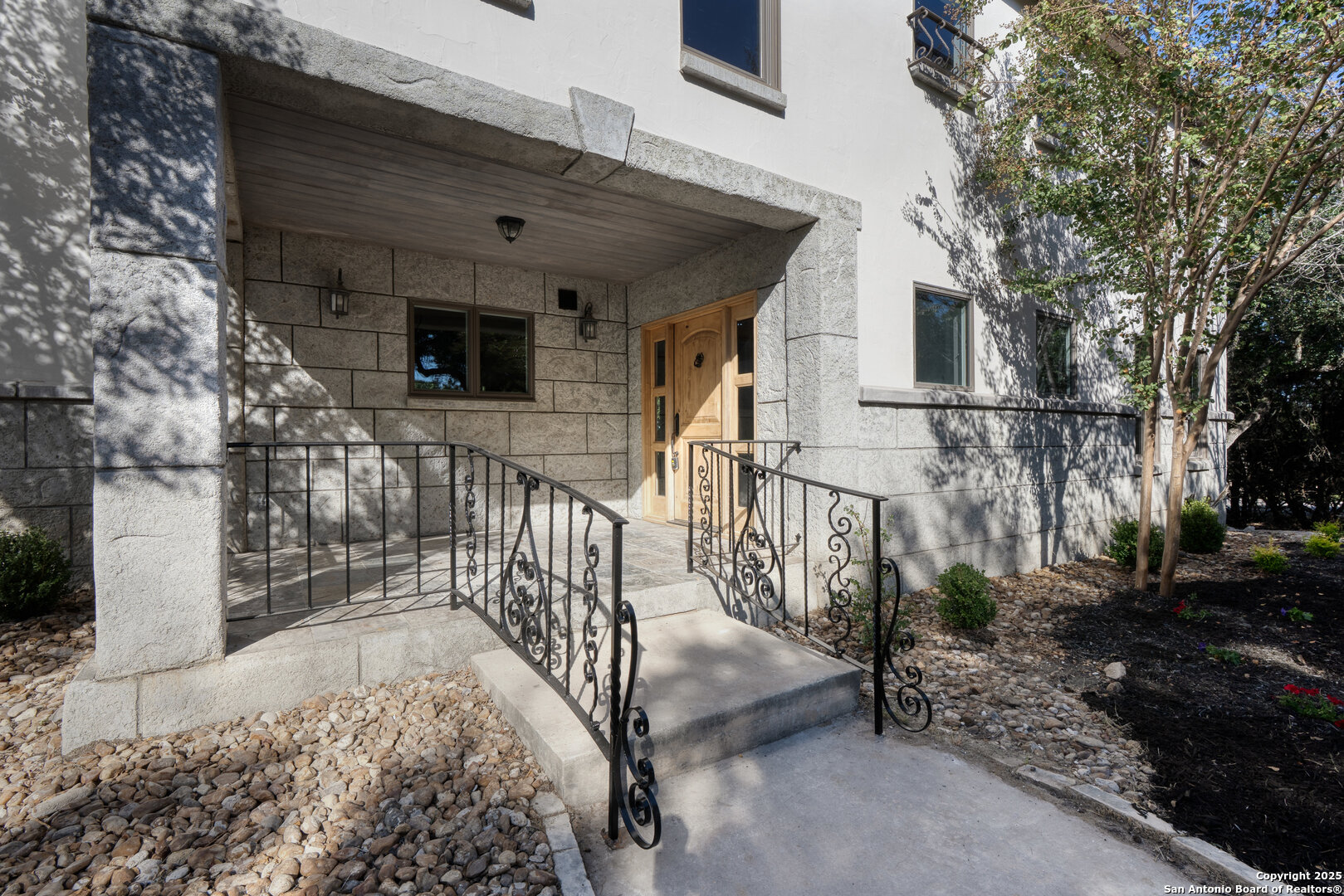 101 Ranch View Boerne, TX 78006 - Photo 16 of 63 a view of a house with backyard and porch