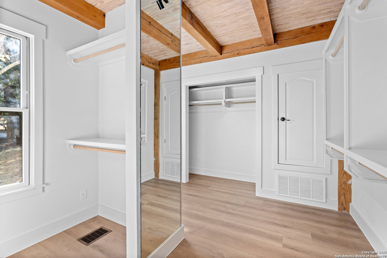 101 Ranch View Boerne, TX 78006 - Photo 41 of 63 a view of an entryway of the house