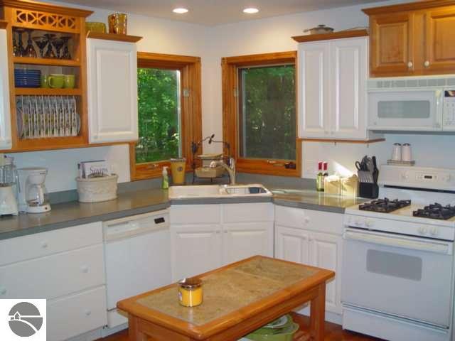 1067 West Long Lake Road Traverse City, MI 49685 - Photo 17 of 25 1730066-16.JPG