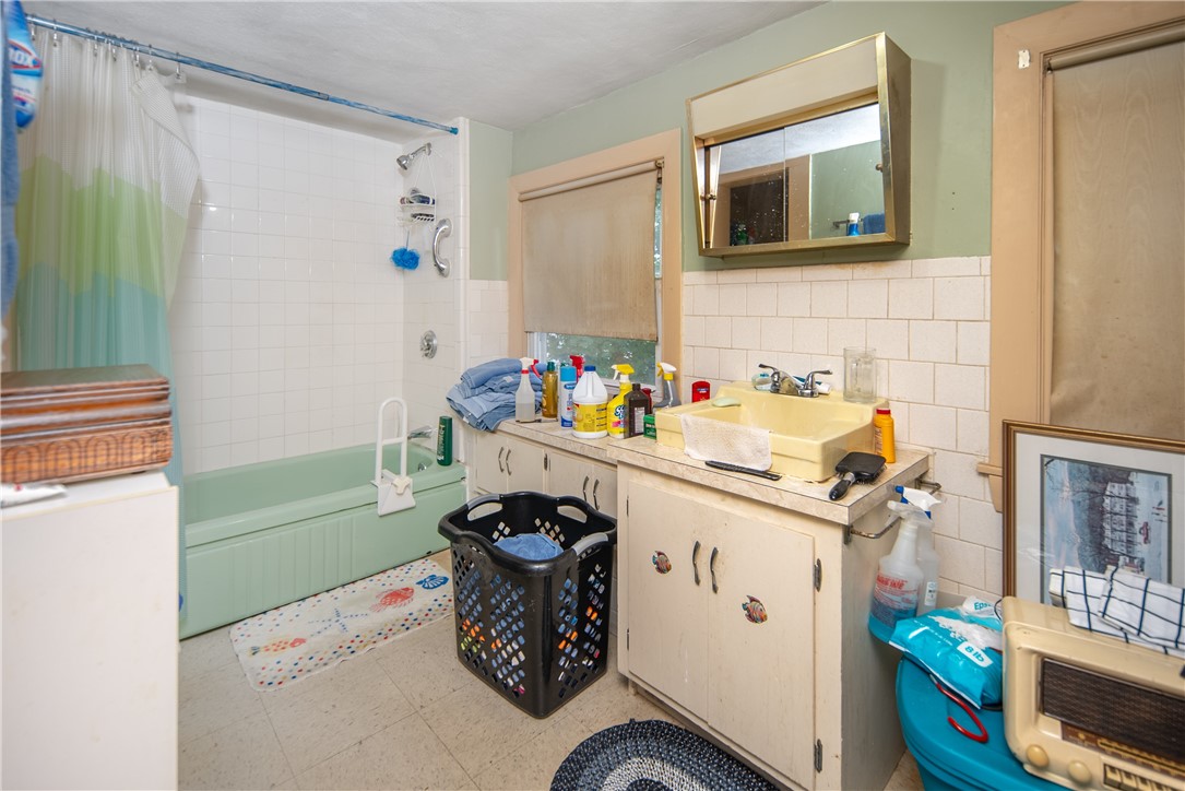109 Jenckes Street Woonsocket, RI 02895 - Photo 7 of 28