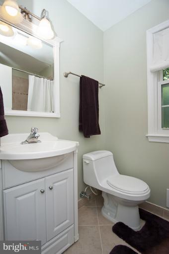 8124 Greeley Boulevard Springfield, VA 22152 - Photo 6 of 30 Bath