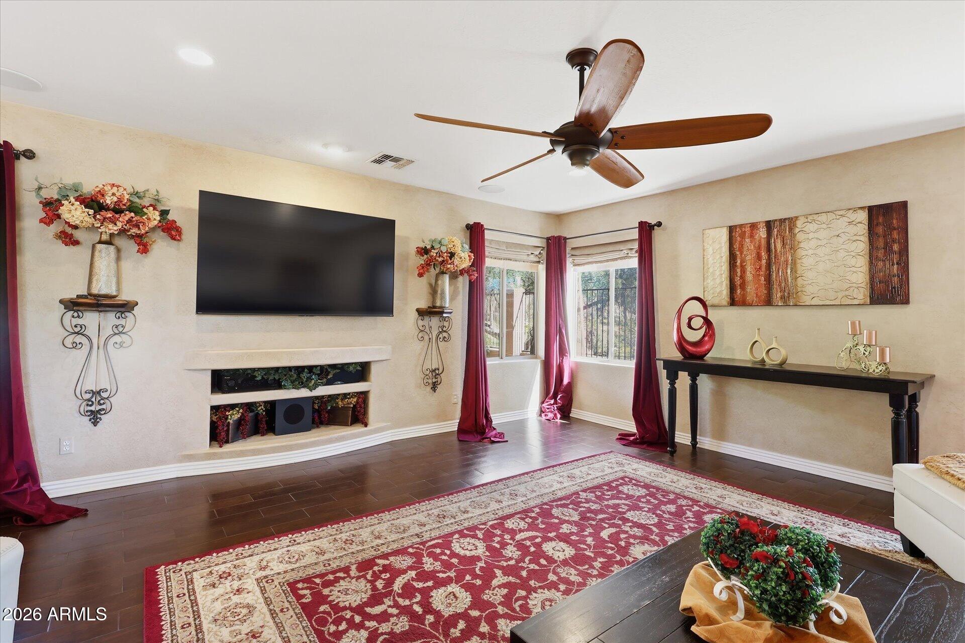 2324 West Zenith Lane Phoenix, AZ 85085 - Photo 17 of 85 Family Room