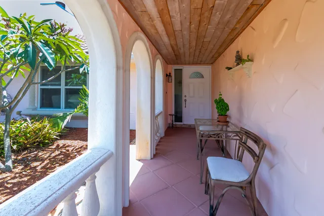 a view of an outdoor kitchen