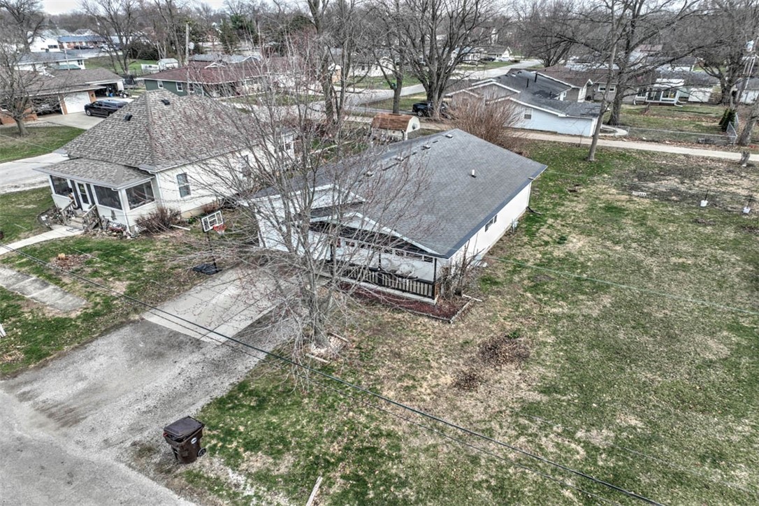 504 South Isabella Street Clinton, IL 61727 - Photo 3 of 23