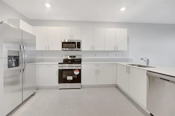 $3,950 | 2556 Southeast 27th Court, Unit 2556, Homestead, FL 33035