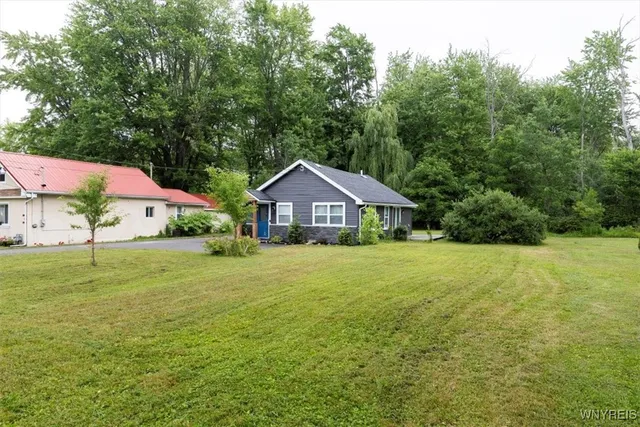 $179,900 | 6855 Revere Drive, Evans, NY 14047