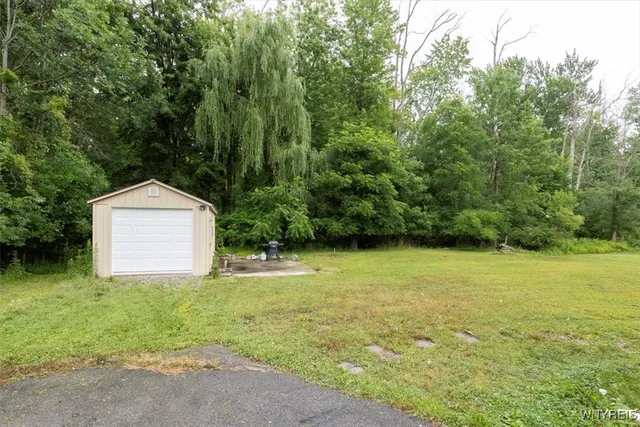 $179,900 | 6855 Revere Drive, Evans, NY 14047