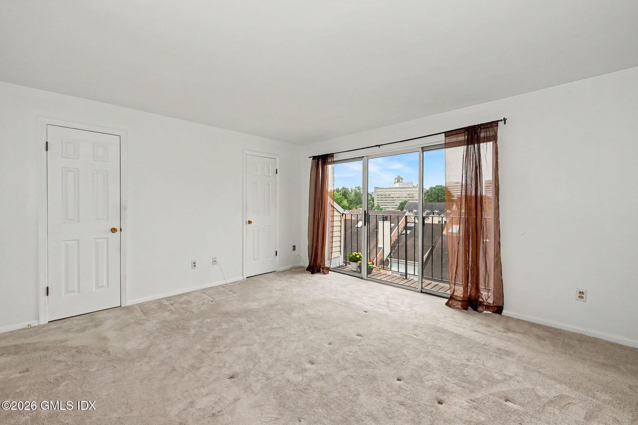 21 Highland Road, Unit 21 Stamford, CT 06901 - Photo 9 of 19 Primary Bedroom