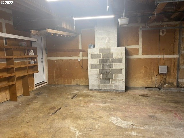 3940 Osage Street Springfield, OR 97478 - Photo 20 of 26 Garage