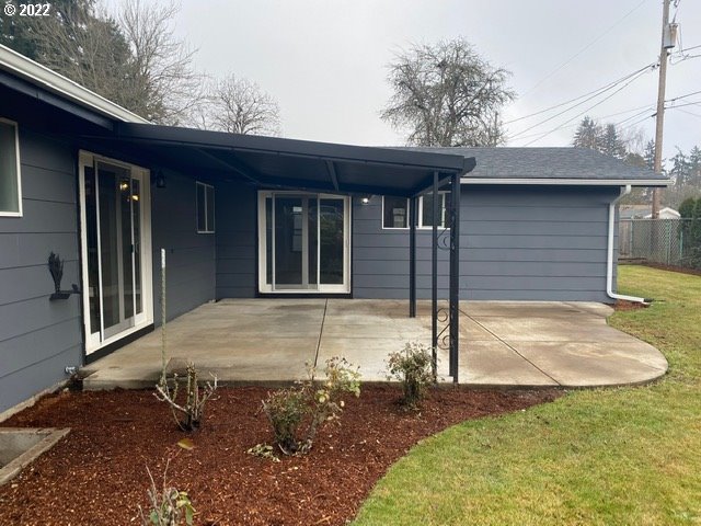 3940 Osage Street Springfield, OR 97478 - Photo 22 of 26 Patio