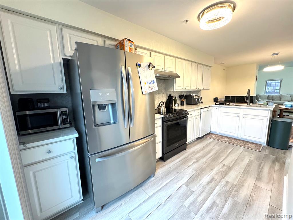 4248 Schaefer Road Dearborn, MI 48126 - Photo 12 of 21
