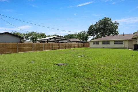$270,000 | 152 Stardust Lane, DeSoto, TX 75115