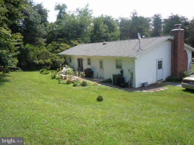 5572 Old Bust Head Road Broad Run, VA 20137 - Photo 2 of 21 Exterior (Rear)