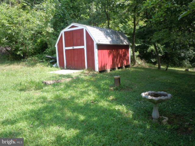 5572 Old Bust Head Road Broad Run, VA 20137 - Photo 17 of 21 Exterior (Rear)