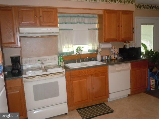 5572 Old Bust Head Road Broad Run, VA 20137 - Photo 9 of 21 Kitchen