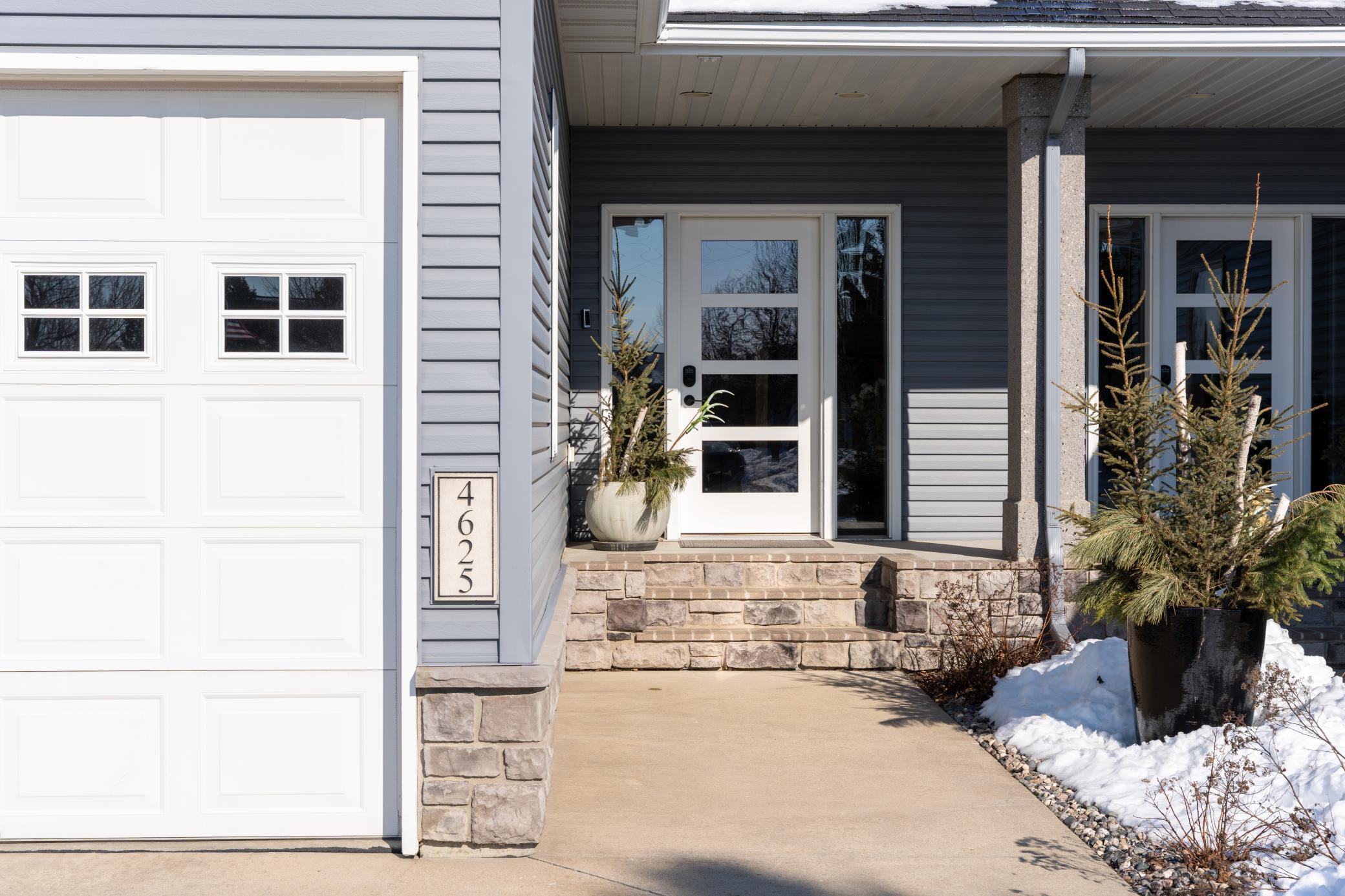 4625 Beach Lane South Fargo, ND 58104 - Photo 2 of 48