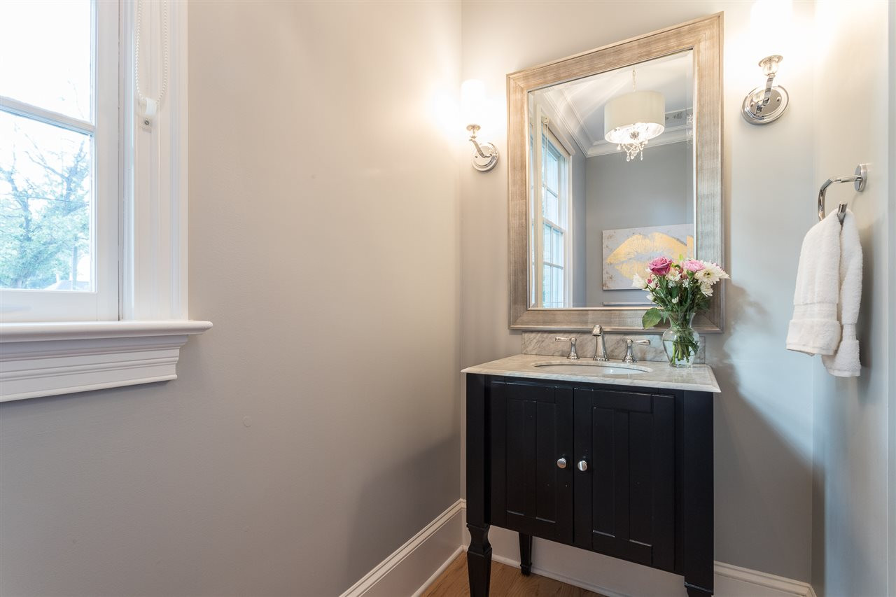812 Macon Place Raleigh, NC 27609 - Photo 15 of 30 Powder Room