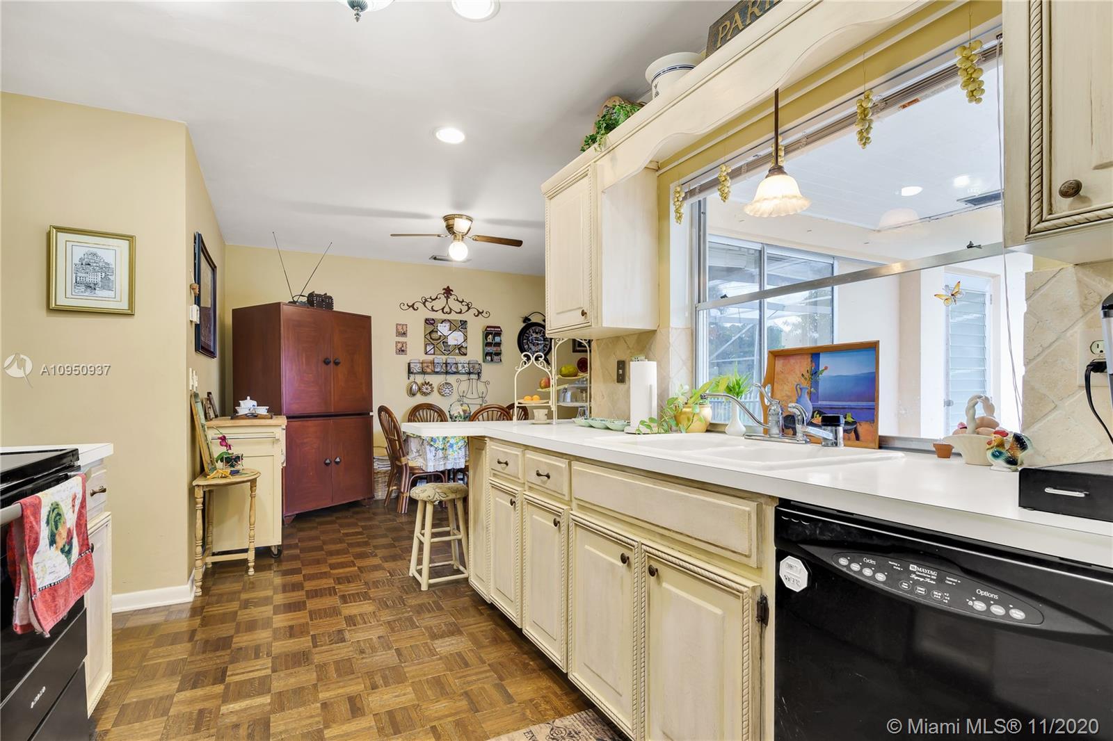 545 Northwest 50th Place Boca Raton, FL 33431 - Photo 8 of 32