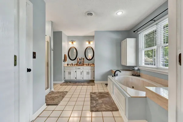 $515,000 | 446 Hickory Hills Drive, Cleveland, TN 37312