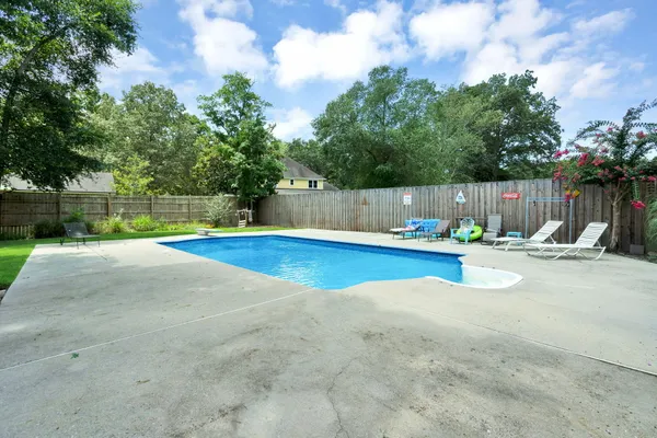 $515,000 | 446 Hickory Hills Drive, Cleveland, TN 37312