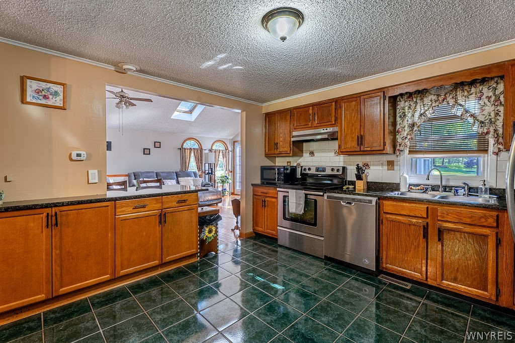 13670 Martin Road Akron, NY 14001 - Photo 12 of 49