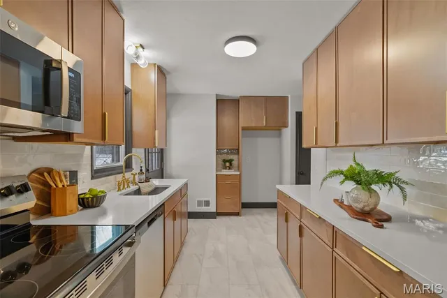 $349,900 | 816 South Ballas Road, Kirkwood, MO 63122