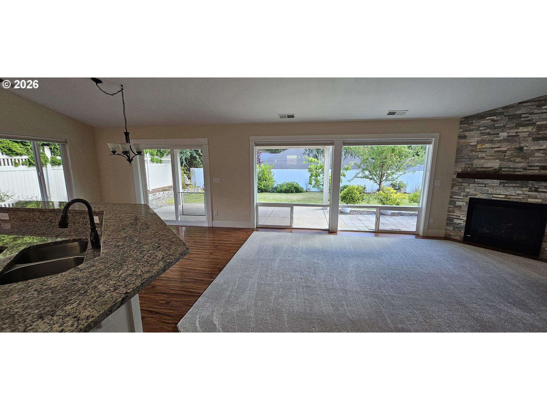 422 Oak Valley Loop Winchester, OR 97495 - Photo 5 of 32