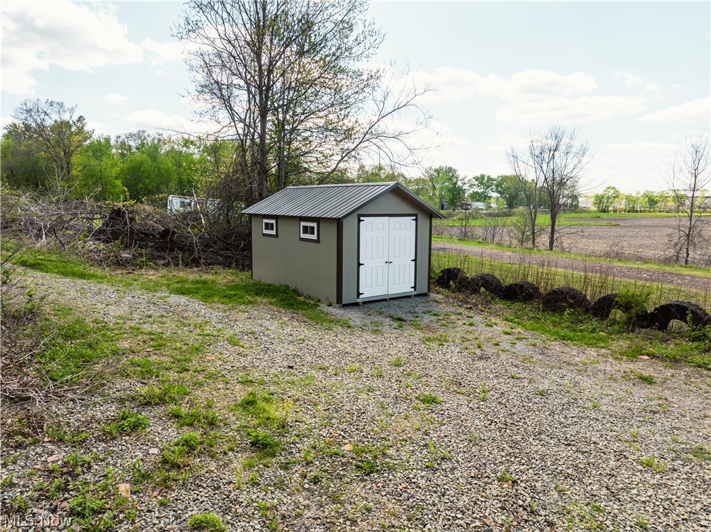 Ridge Road Southeast Uhrichsville, OH 44683 - Photo 3 of 49