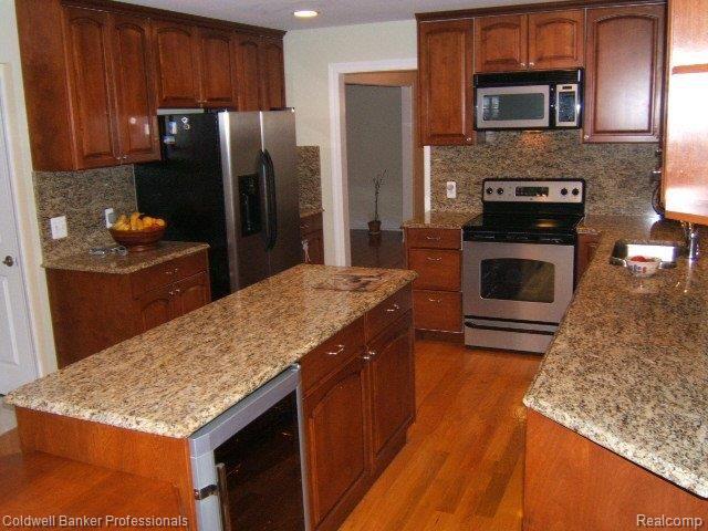 650 Plum Ridge Drive Rochester, MI 48309 - Photo 22 of 25 Kitchen Detail View 2.JPG
