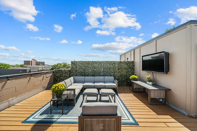 $499,000 | 4816 South St Lawrence Avenue, Unit 302, Chicago, IL 60615