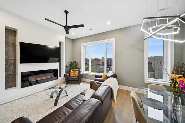 $499,000 | 4816 South St Lawrence Avenue, Unit 302, Chicago, IL 60615